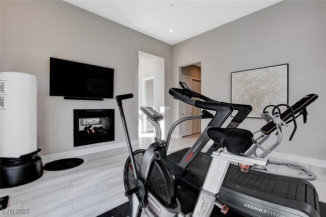 Building Photo - 5289 Feathertop Dr