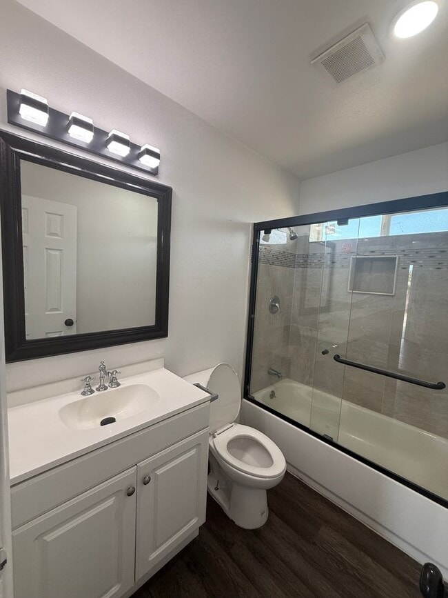Building Photo - 12977 Cactus St