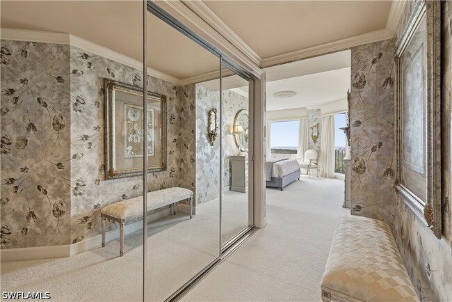 Building Photo - 8990 Bay Colony Dr