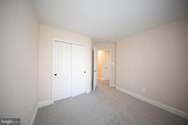 Building Photo - 580 Callander Way