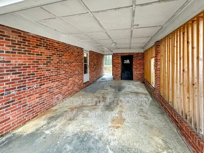 Building Photo - 15 Wood Cir