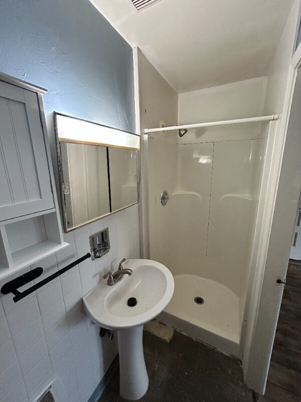 Building Photo - 299 N Balph Ave