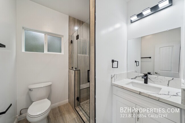 Building Photo - 1267 Vin Scully Ave