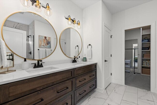 Building Photo - 5709 Bower Ln