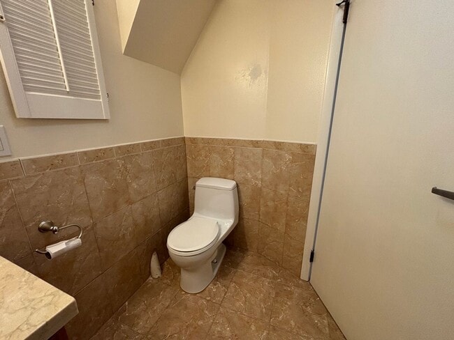 Building Photo - Bright & Spacious Single Family Home - Par...