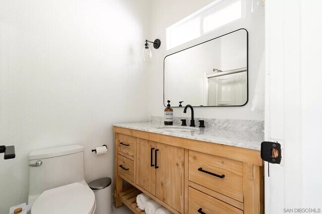 Building Photo - 5582 Baja Dr