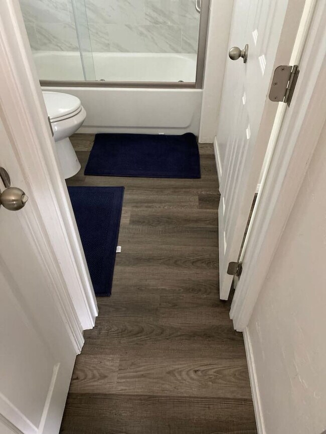 Building Photo - 910 S Lincoln Ave