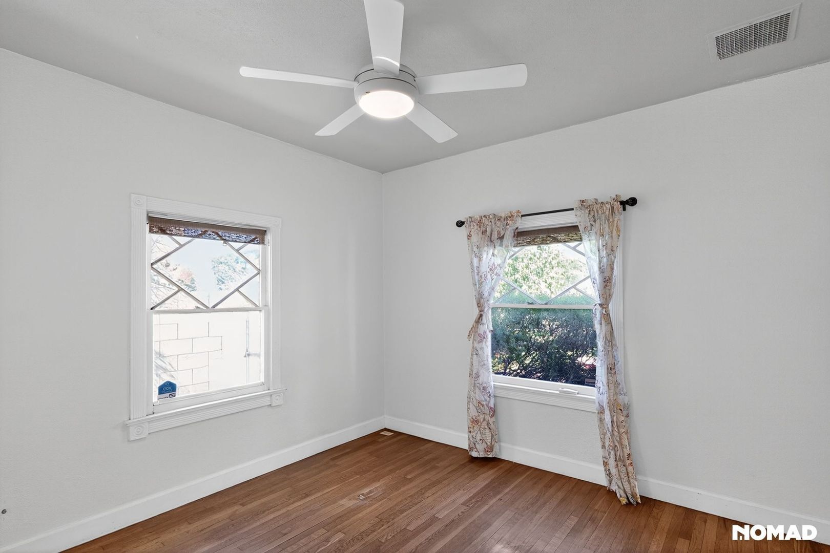 Building Photo - 1711 E Earll Dr