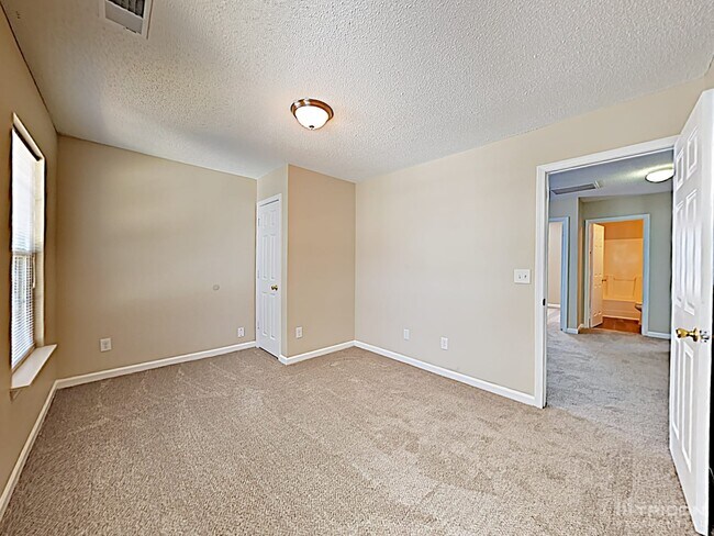 Building Photo - 225 Meyer Ln