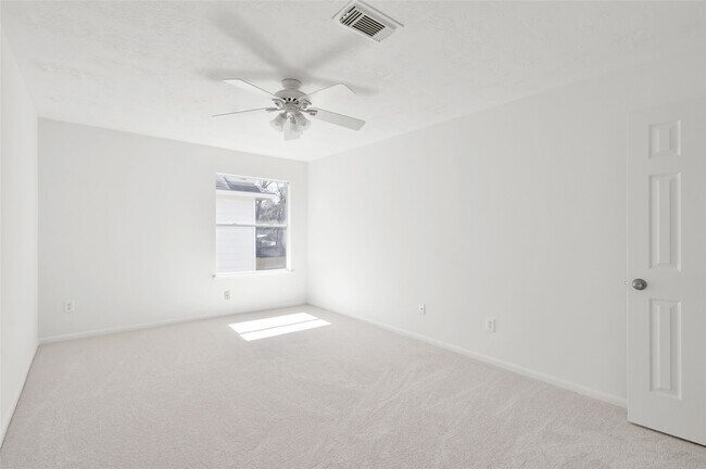 Building Photo - 28807 Hidden Cove Dr