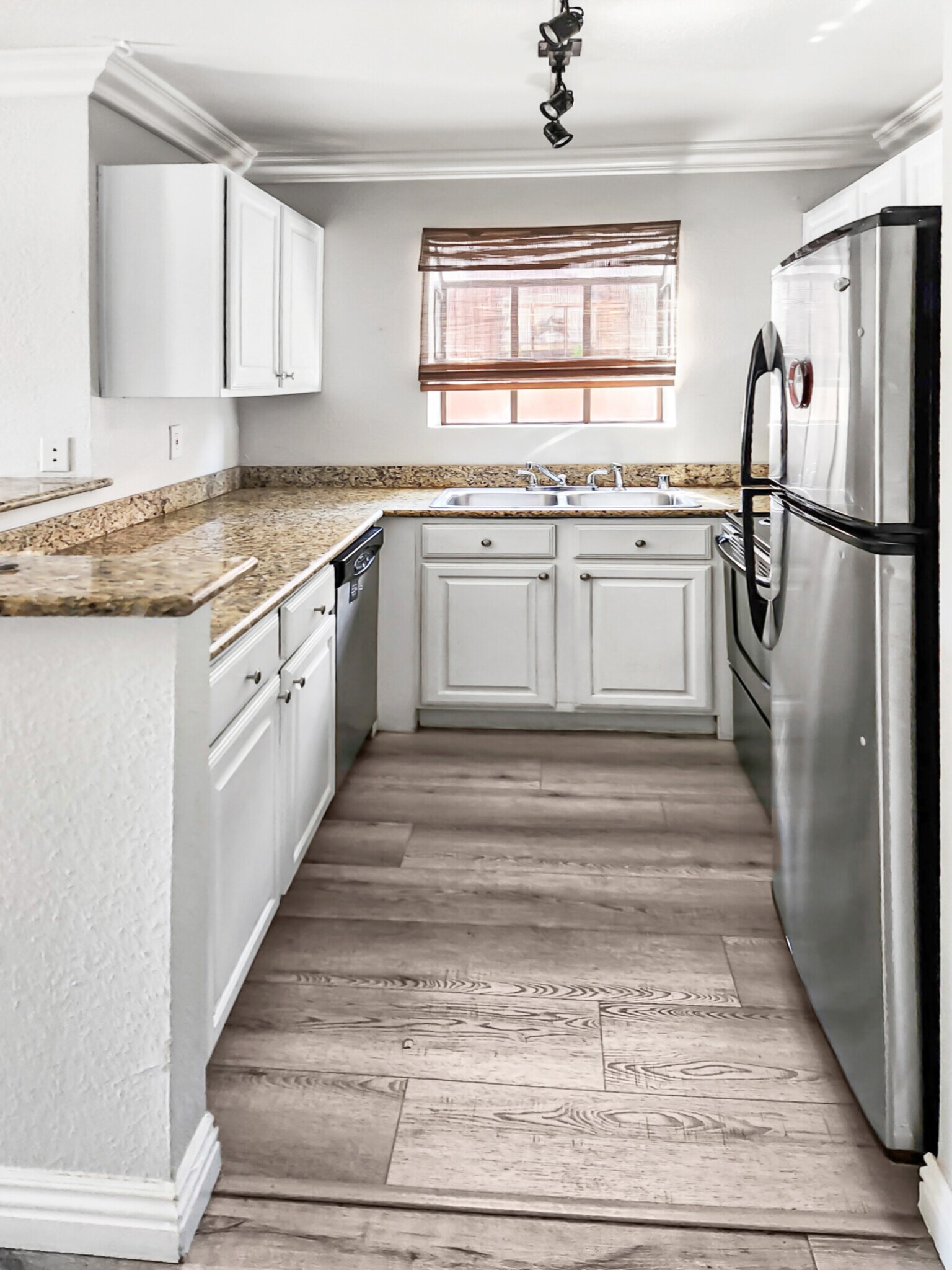 Building Photo - 4050 Pacific Harbors Dr