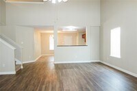 Building Photo - 108 Lavaca Loop