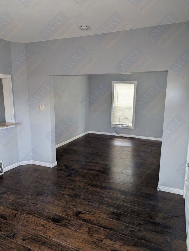 Building Photo - Available now! View Today by calling Rentl...