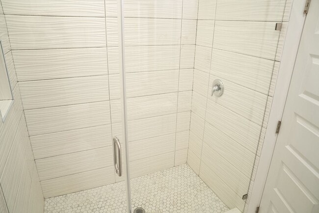 Building Photo - 1019 N Blair Ave