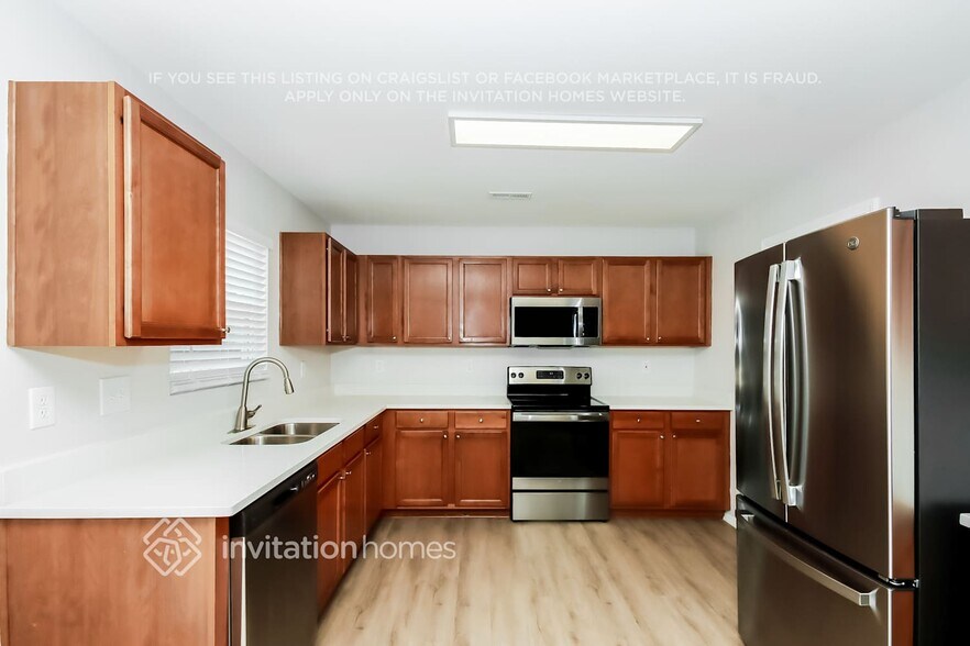 Building Photo - 849 Willow Creek Dr