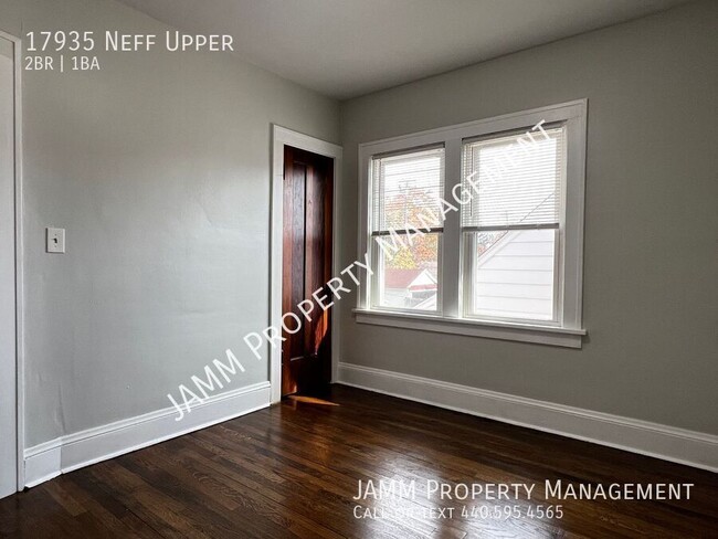 Building Photo - 2-Bedroom Duplex apartment in Cleveland!!