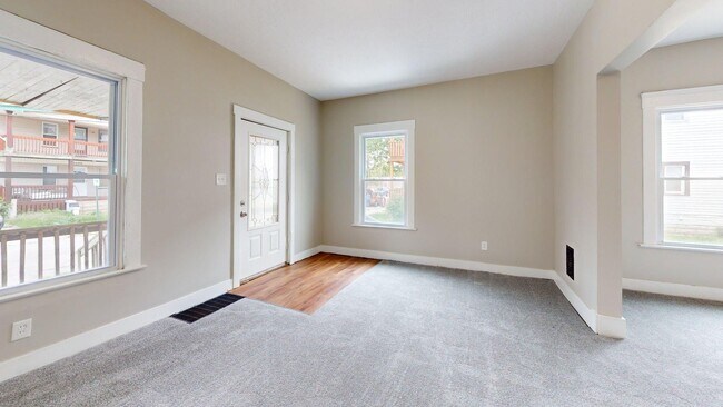 Building Photo - Madison/West Blvd neighborhood: 3 bedroom/1 bath single family home.