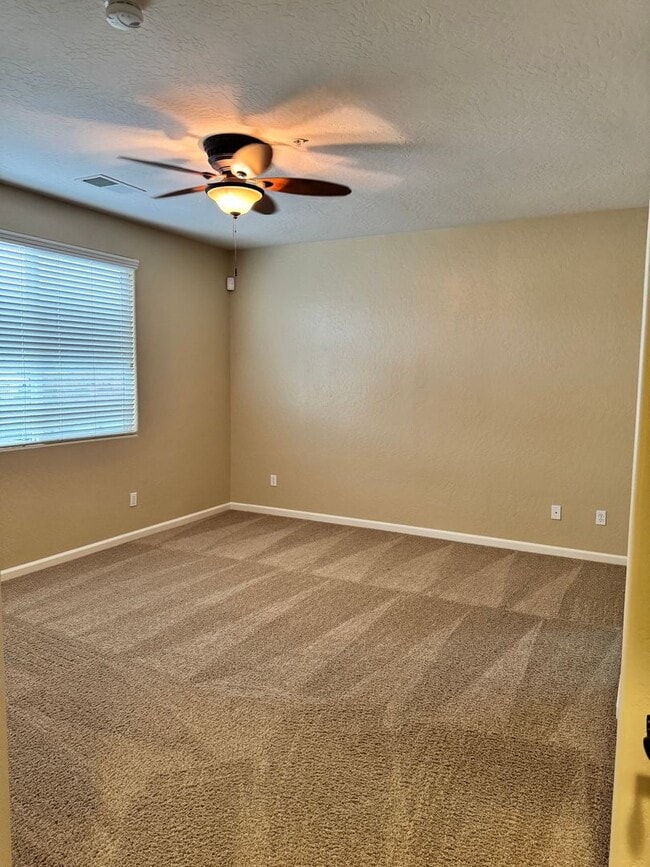Building Photo - MOVE IN READY!! 3 BEDROOM 2 1/2 BATH HOME FOR RENT IN VILLAS AT COPPER VALLEY