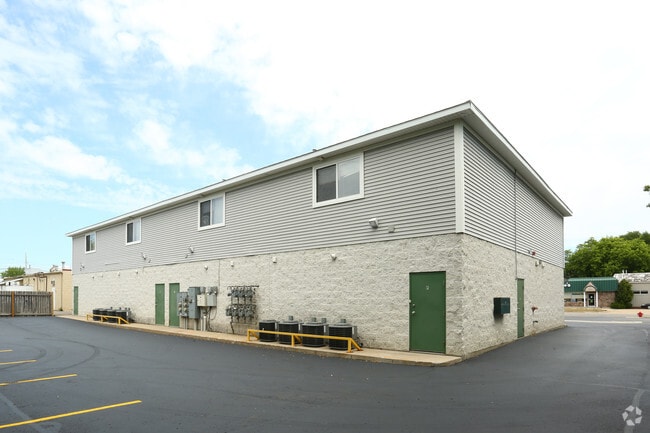 Building Photo - 888 S Mission St