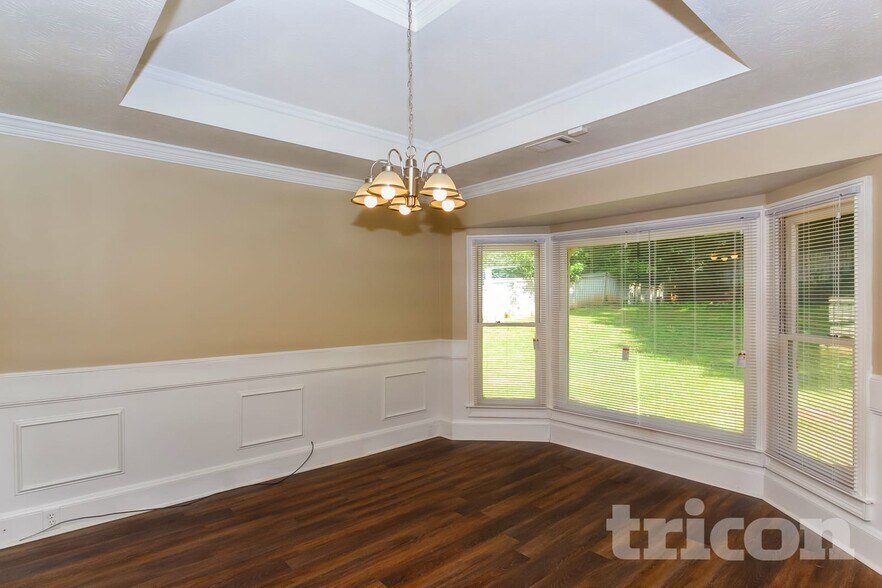 Building Photo - 350 Bridgewood Dr SE