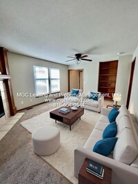 Building Photo - Raymore Townhome with Unfinished Basement ...