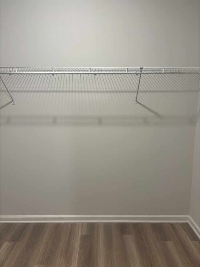 Building Photo - 5383 Clinchport Cir