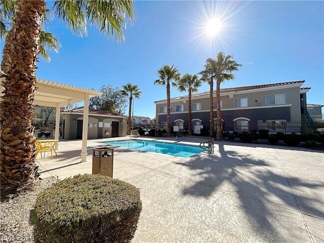 Building Photo - 10245 S Maryland Pkwy