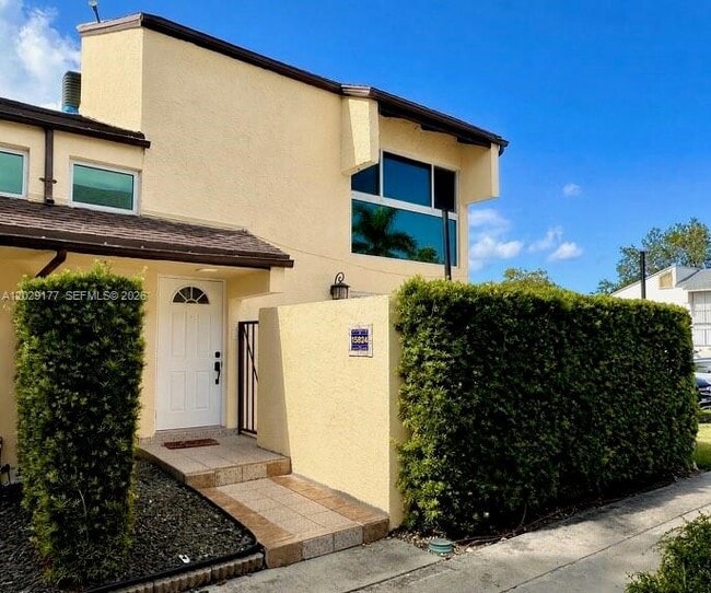 Building Photo - 15824 SW 90th Ct