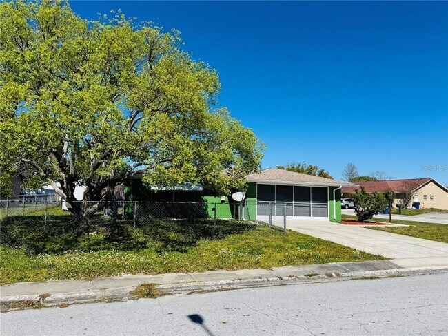 Building Photo - 7611 Summertree Ln
