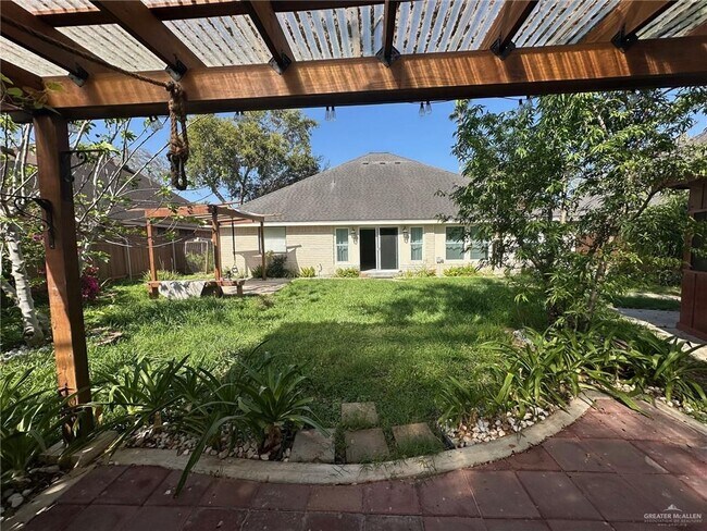 Building Photo - 23 N St