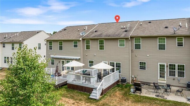Building Photo - 242 Broadstone Dr
