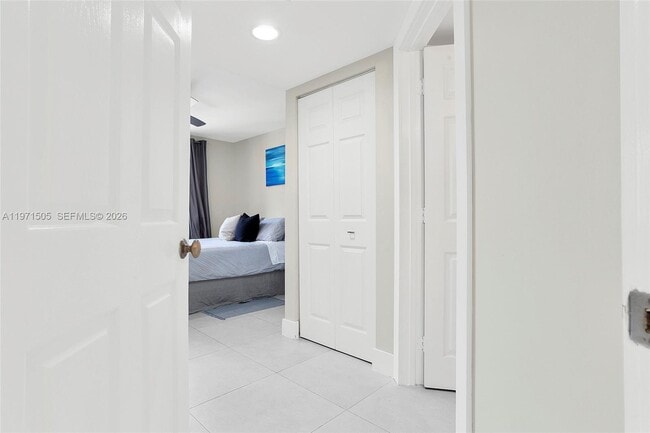 Building Photo - 2009 SE 10th Ave