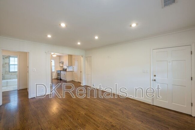 Building Photo - 55 Delmont Dr NE