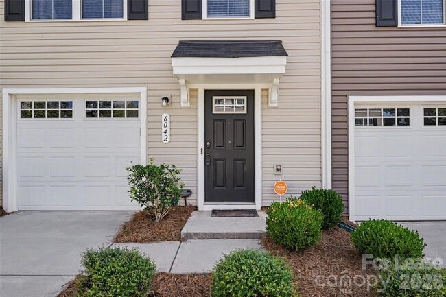 Building Photo - 6042 Cutwater Cir