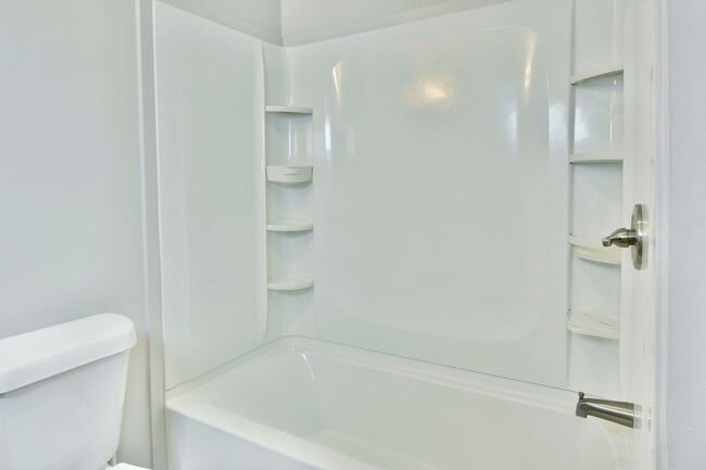 Building Photo - 226-228 W Park Ave