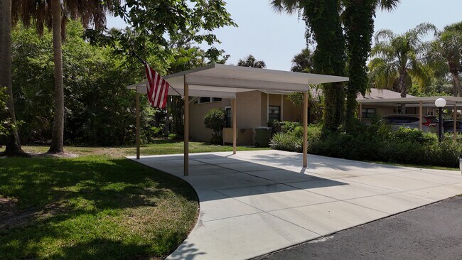 Building Photo - 5037 Village Garden Dr