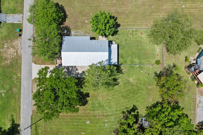 Building Photo - 312 Water St