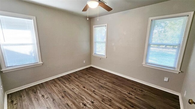 Building Photo - 2132 Churchill Pl