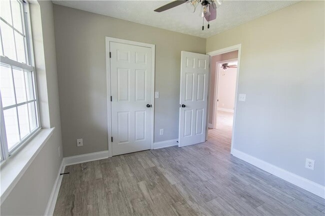 Building Photo - 270 Irwin Mill Rd SE