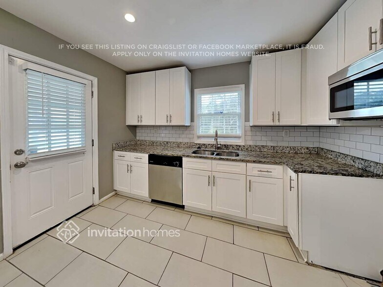 Building Photo - 3450 Glenwood Rd