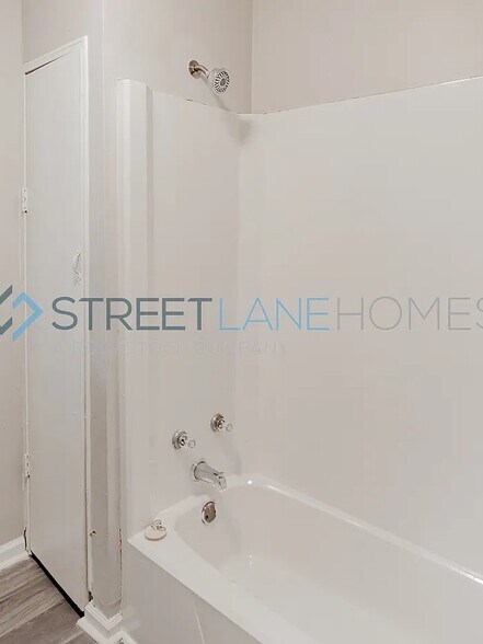 Building Photo - 3304 Winn Dr