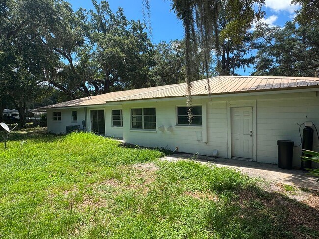Building Photo - No HOA. Oversized 3/2 Home. NEW PHOTOS COMING SOON