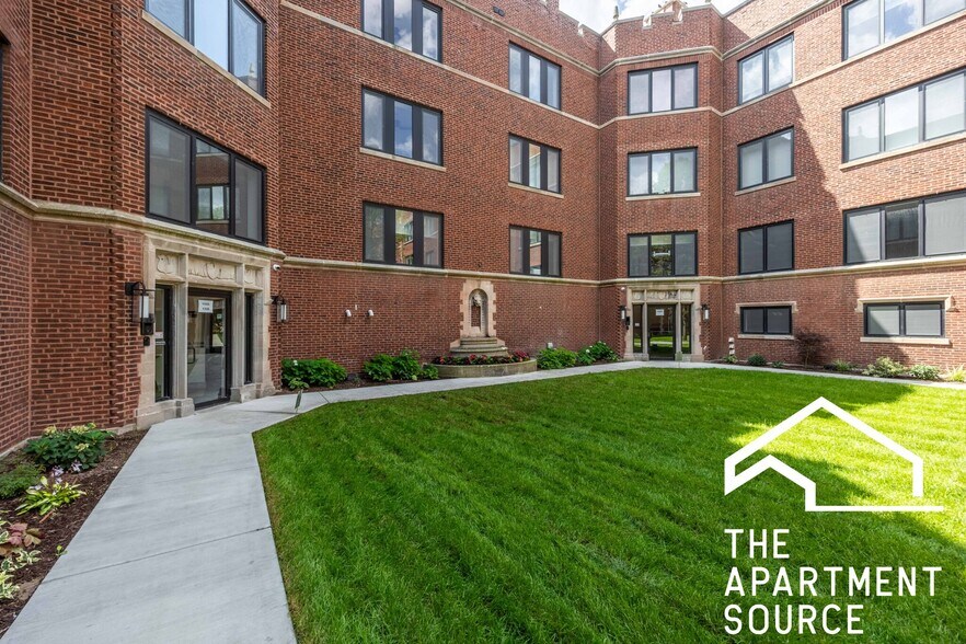 Building Photo - 1323 W Estes Ave