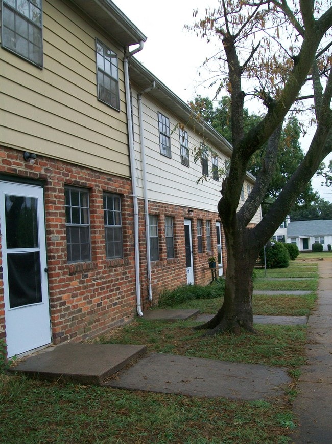 Building Photo - 3521 Bolling Rd