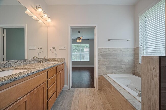Building Photo - 25919 Orchard Knoll Ln