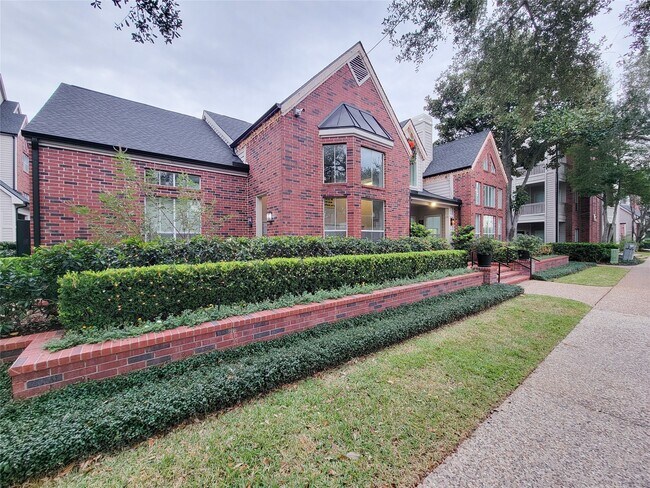 Building Photo - 1330 Old Spanish Trl