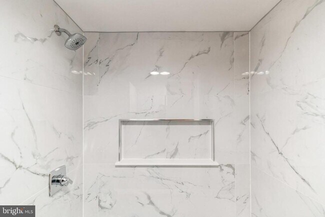 Building Photo - 900 N Stafford St