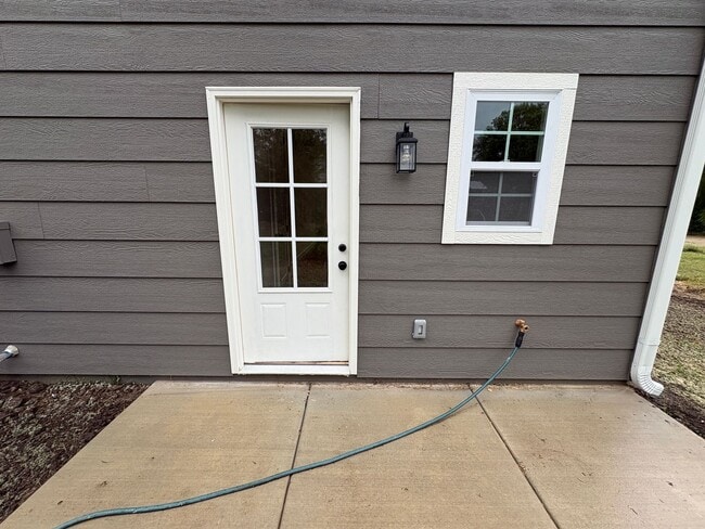 Building Photo - New Build- 3 bedroom, 2.5 bathroom home fo...