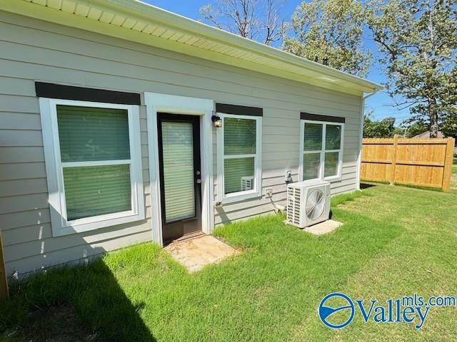 Building Photo - 110 Foster Wy Dr