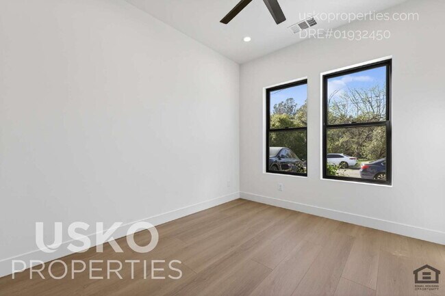 Building Photo - "Charming 2-Bedroom Retreat in Rocklin – Cozy 900 Sq Ft Home on Winding Lane!"